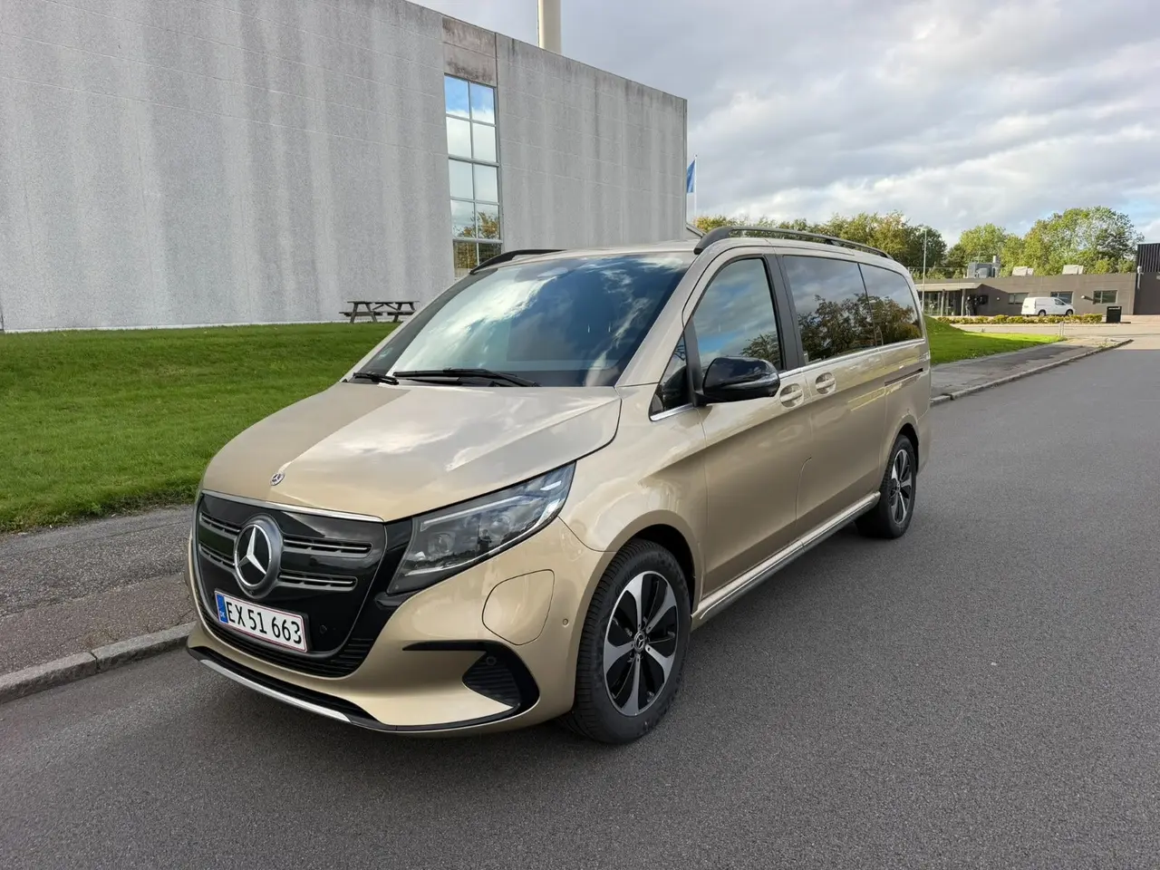 Billede 1 - Mercedes EQV300 Avantgarde L