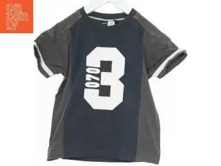 Sporty T-shirt med nummertryk fra Molo (str. 104)
