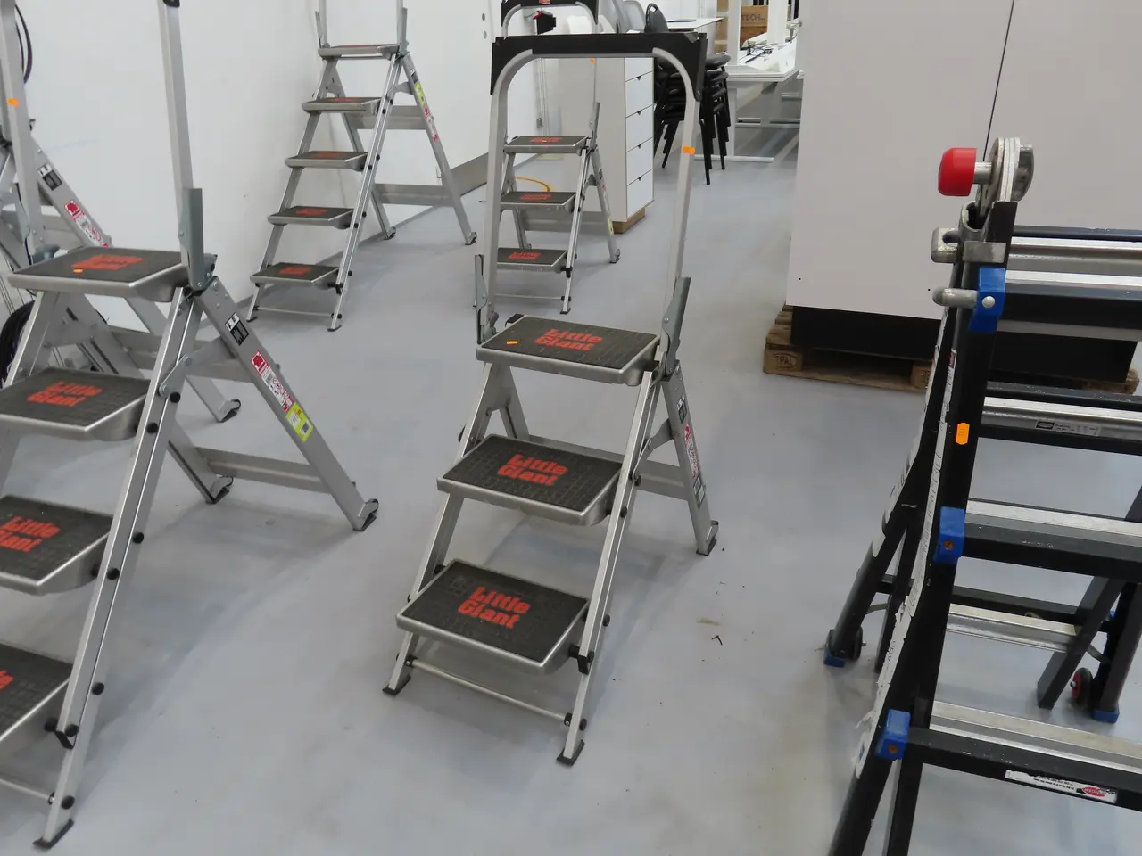 Billede 1 - Trappestige JUMBO Giant Step Ladder 3 steps