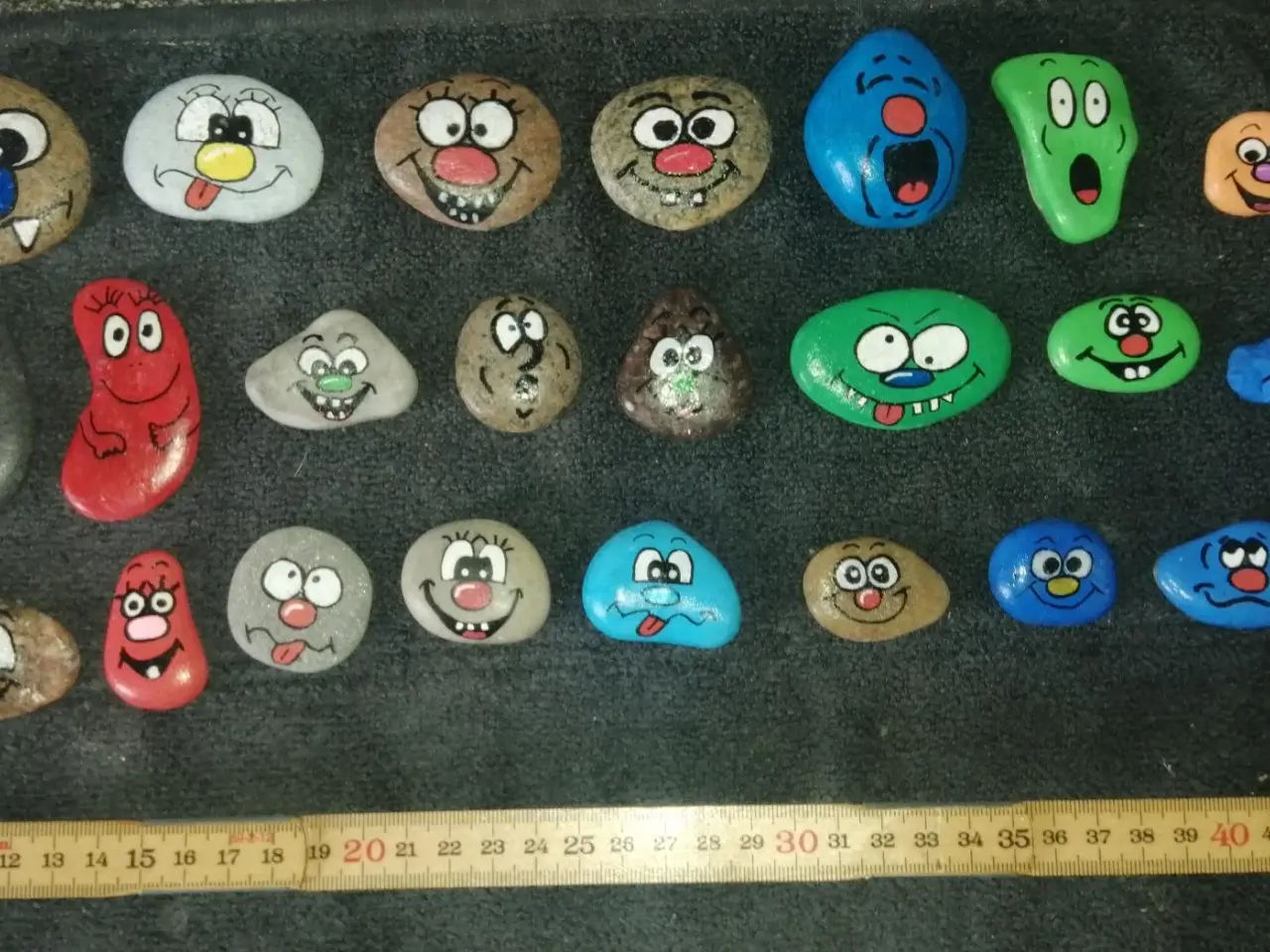 Billede 1 - 23 HÅNDLAVEDE STEN SMILEYS