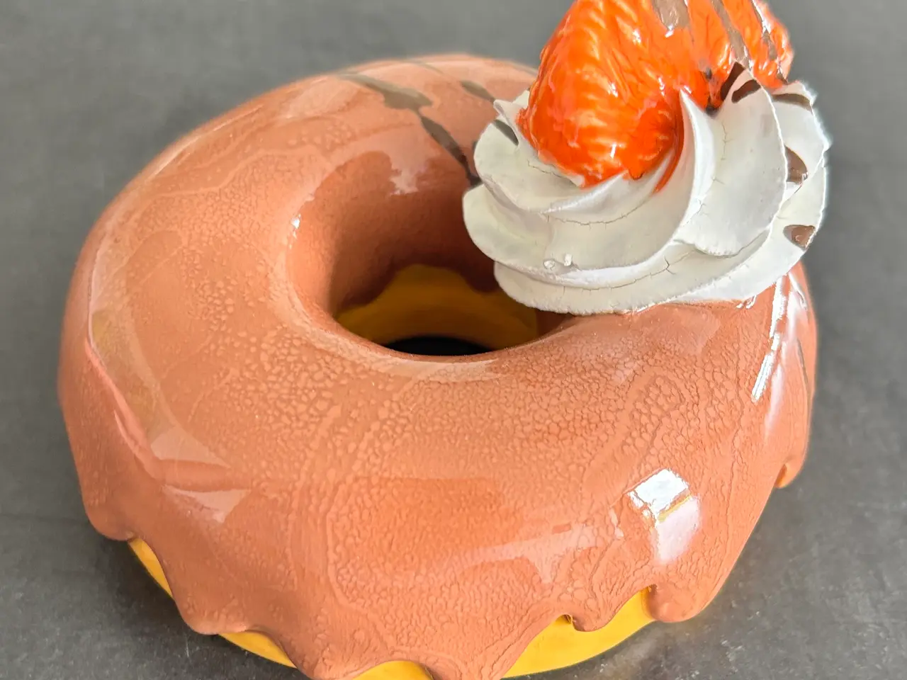 Billede 12 - Donuts håndlavet i keramik.