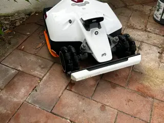 Robot plæneklipper sælges 