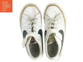 Sneakers fra Nike (str. 33)