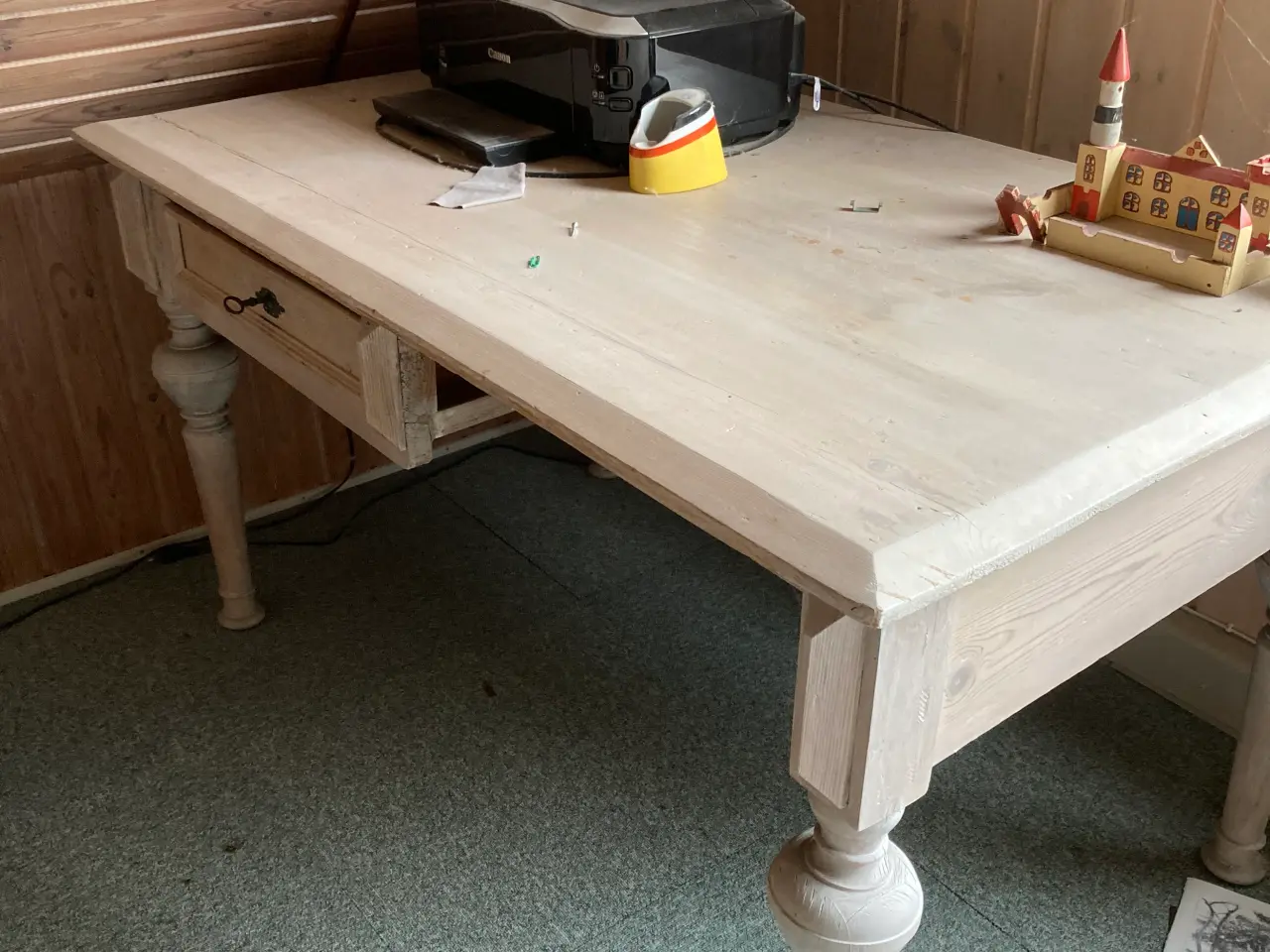 Billede 1 - Skrivebord..