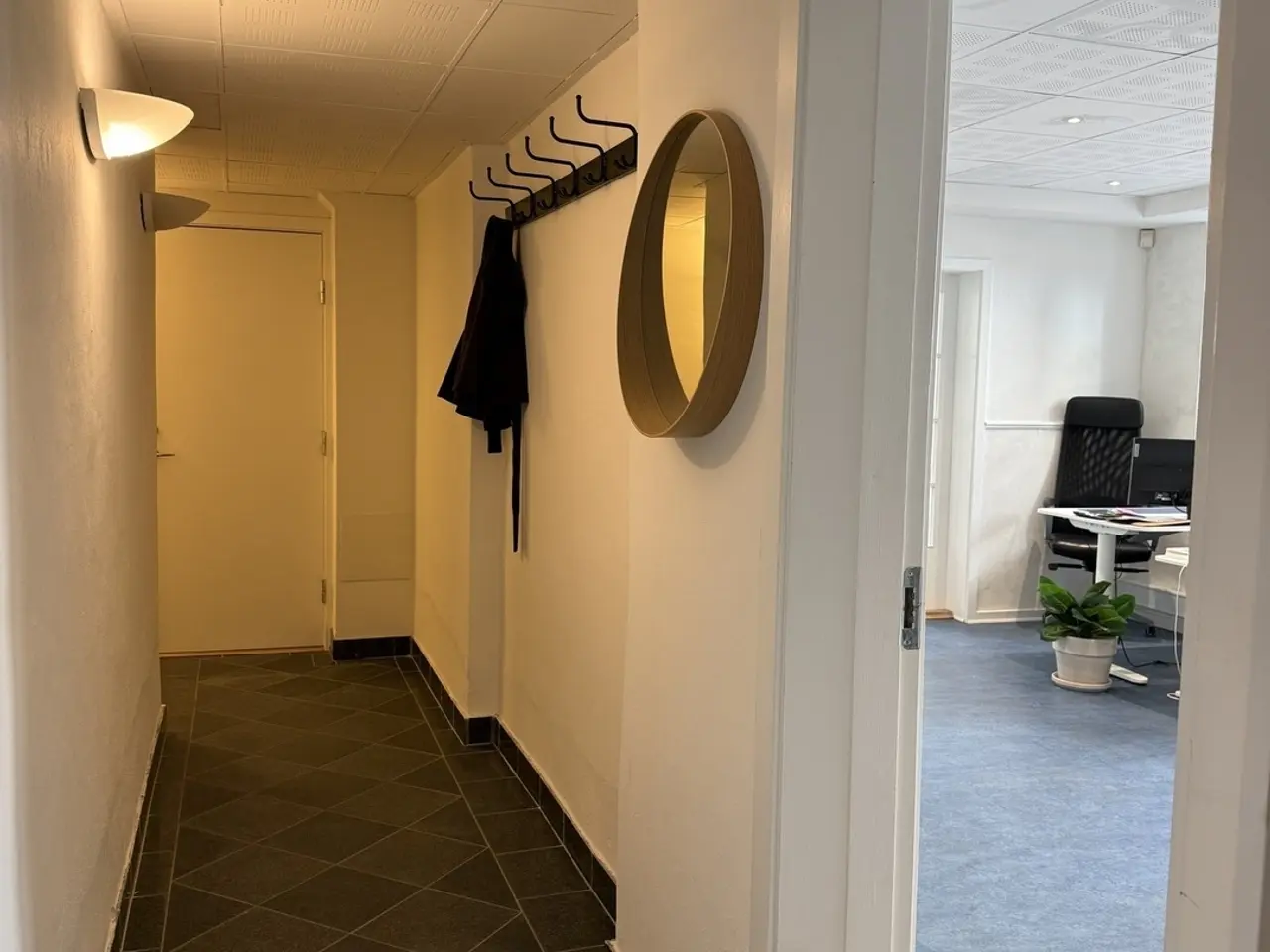 Billede 19 - Kontor/klinik med mange muligheder