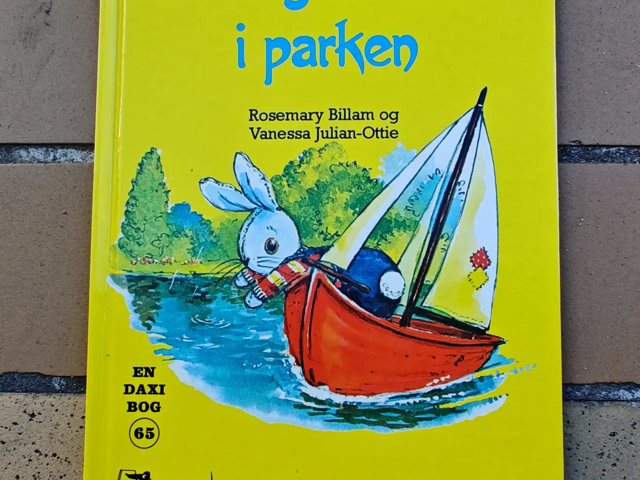 Billede 1 - Georg den lille kanin i parken BOG