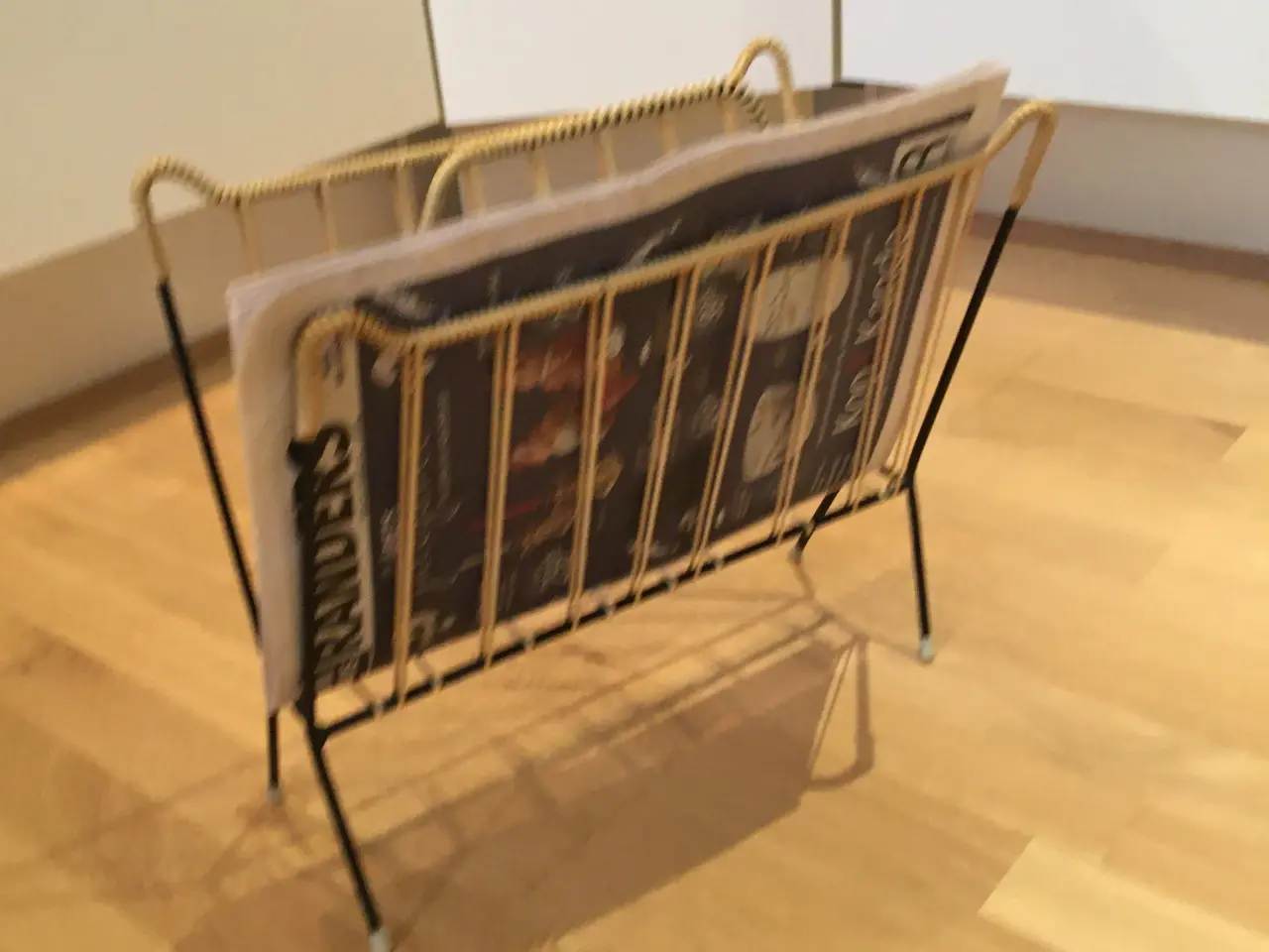 Billede 3 - Retro avis holder