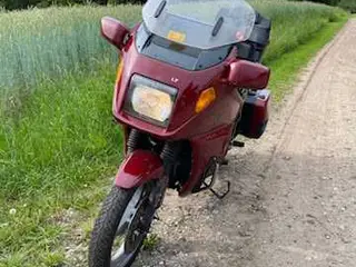 BMW K100 LT og reservedelsmotorcykel