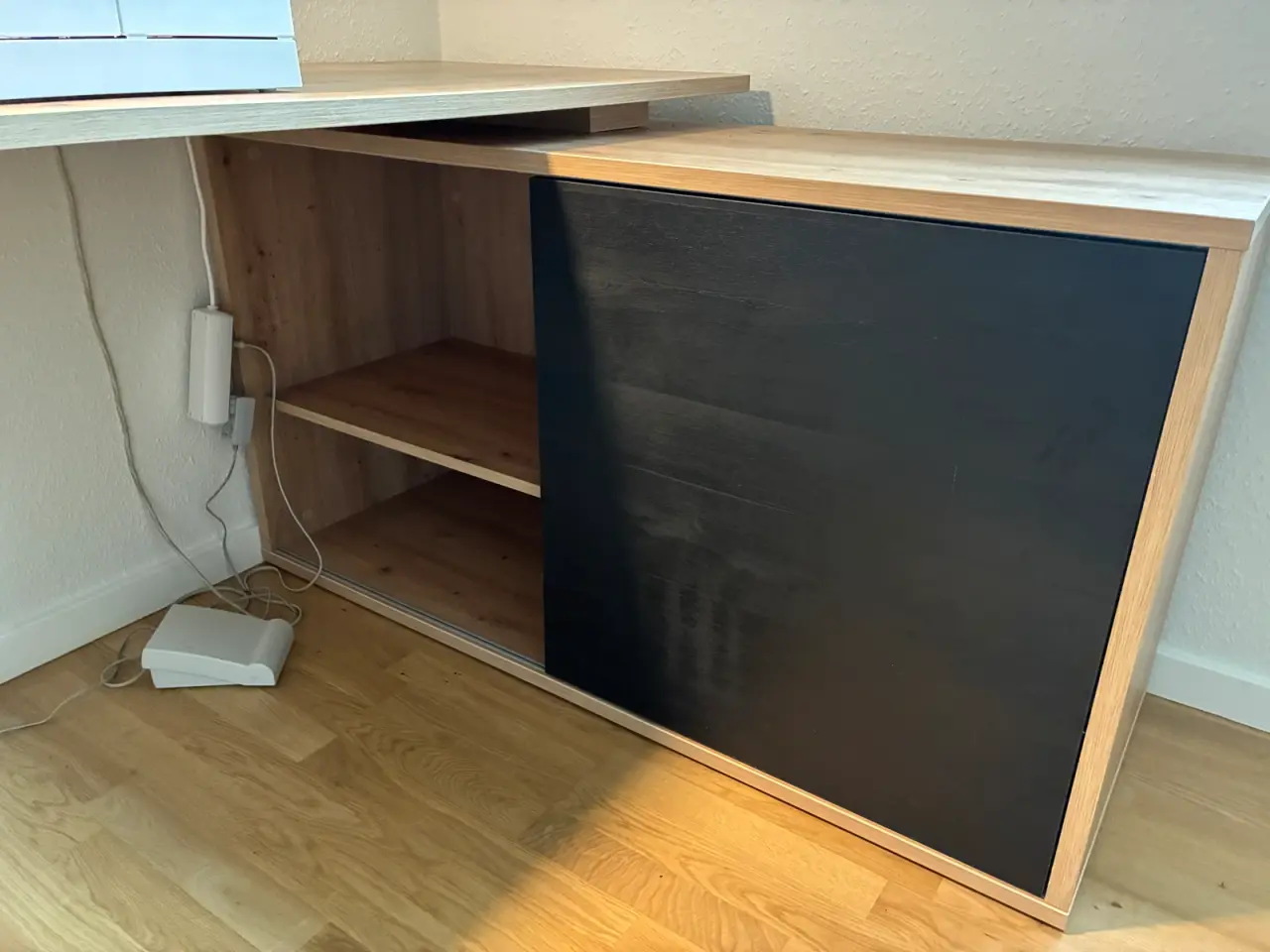 Billede 2 - Skrivebord i eg laminat