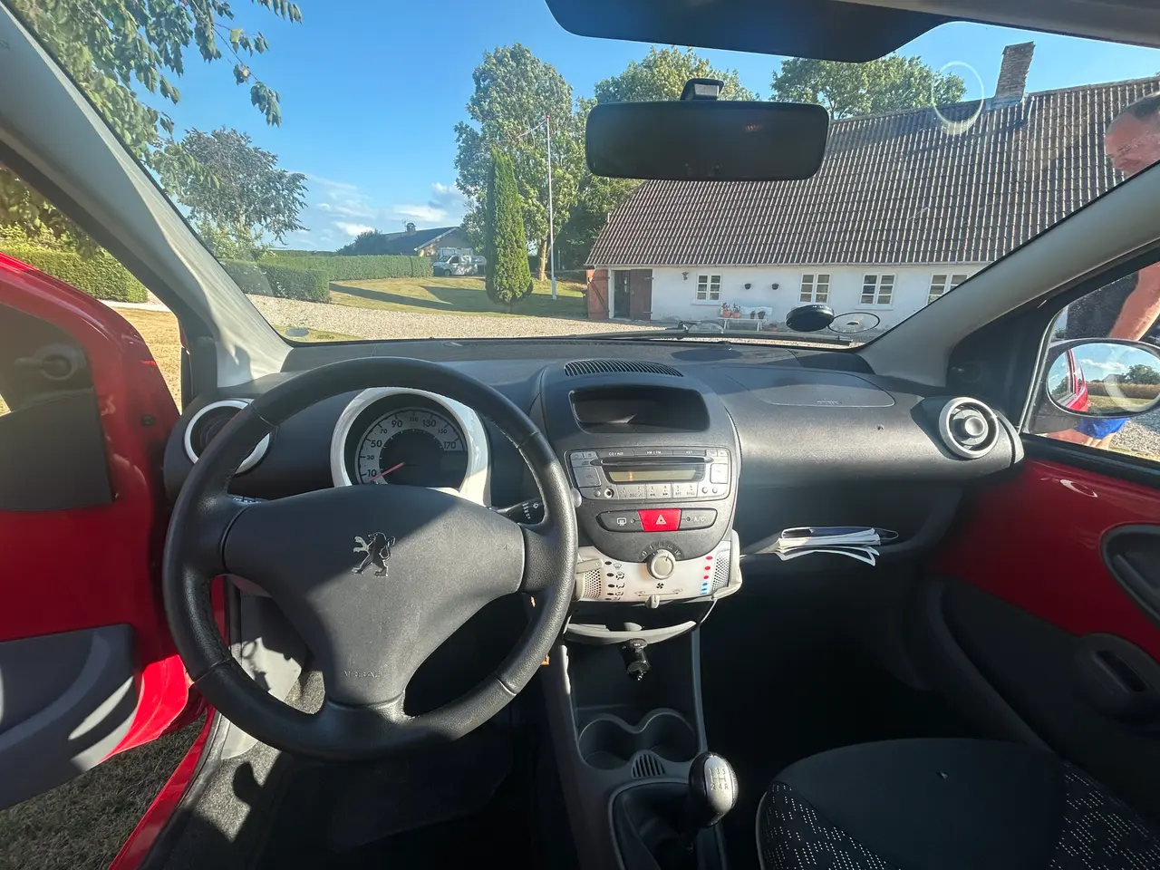 Billede 1 - Rød Peugeot 107 årgang 2011