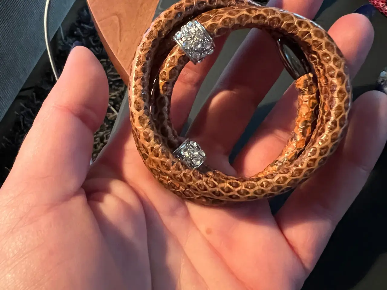 Billede 5 - Smukke story armbånd ca 57 cm