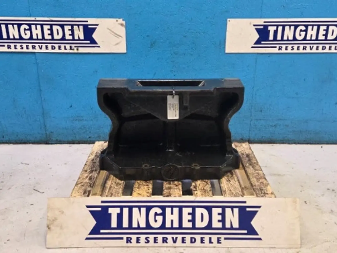 Billede 1 - Case Farmall 115C Frontvægt Holder 84313805