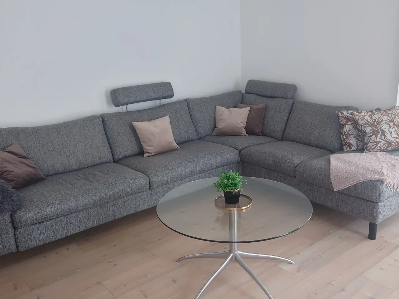 Billede 2 - Chaiselong sofa m/ magasin