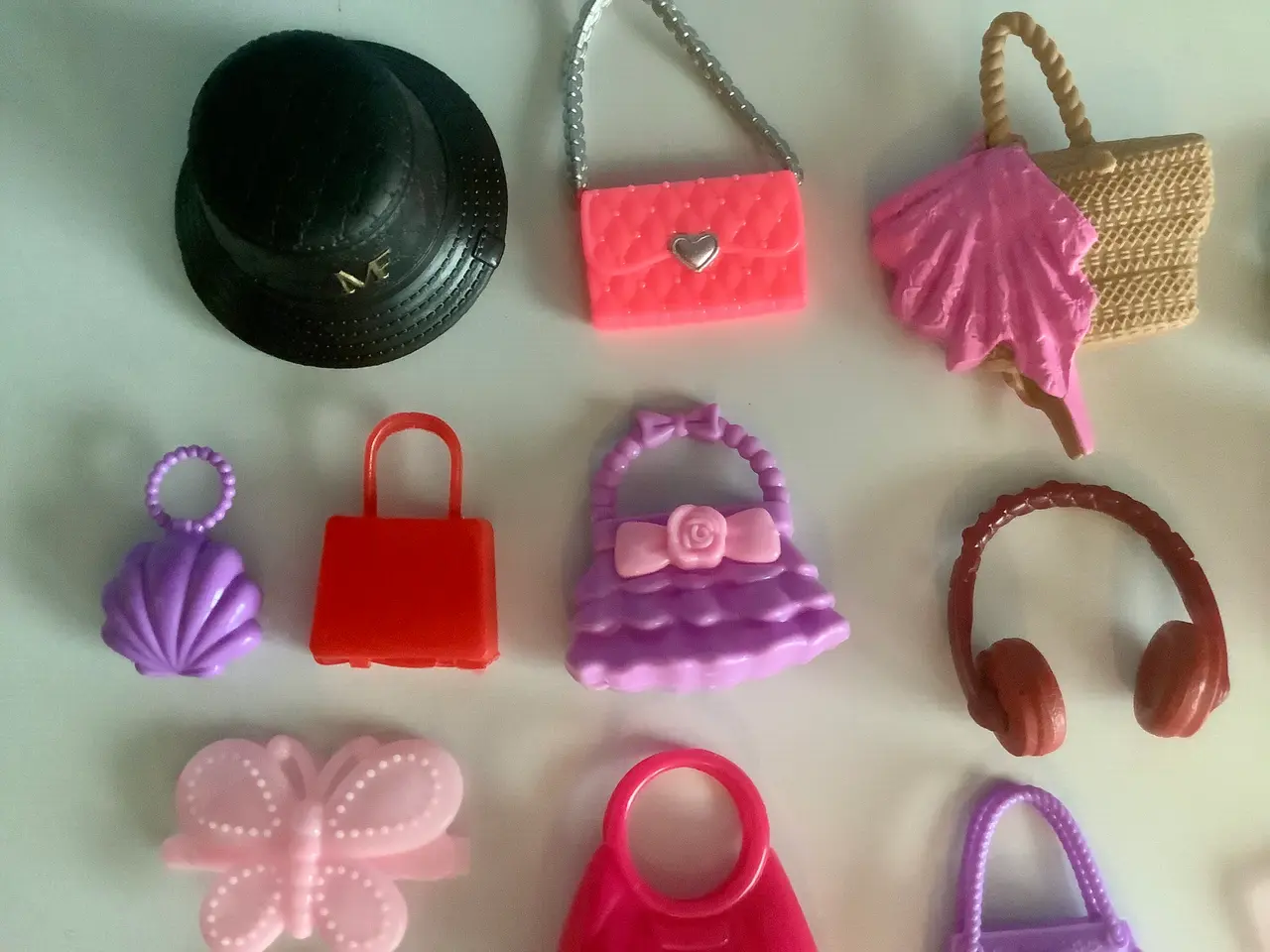 Billede 2 - Barbie tasker,hovedtelefoner m.m.