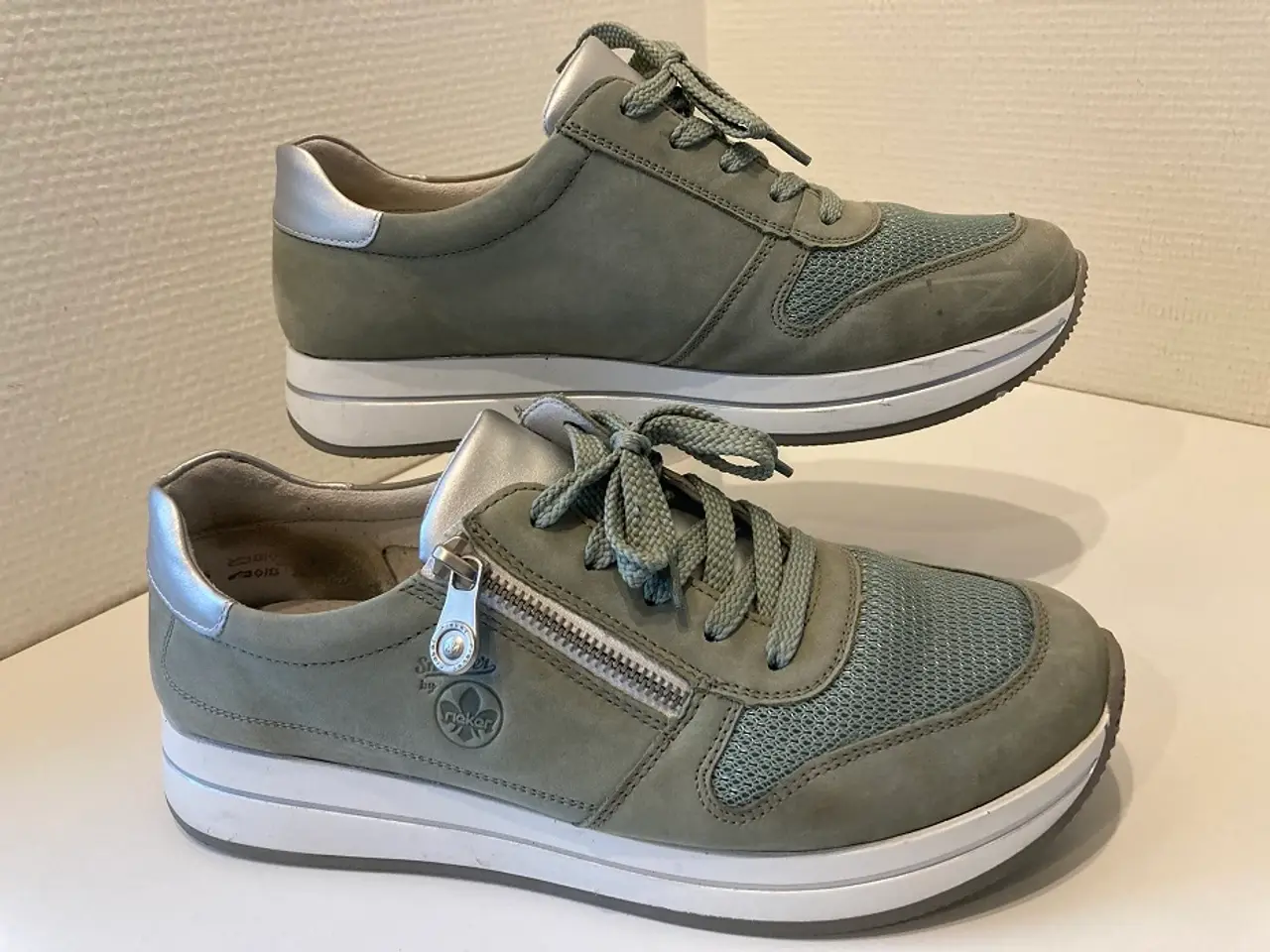 Billede 1 - Sneakers, dame str. 40, RIEKER , Sart grøn