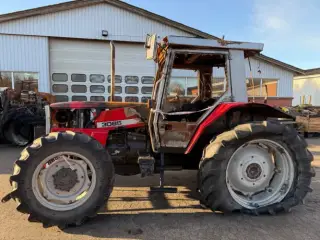 Massey Ferguson 3085 (Sælges i dele/For parts) 