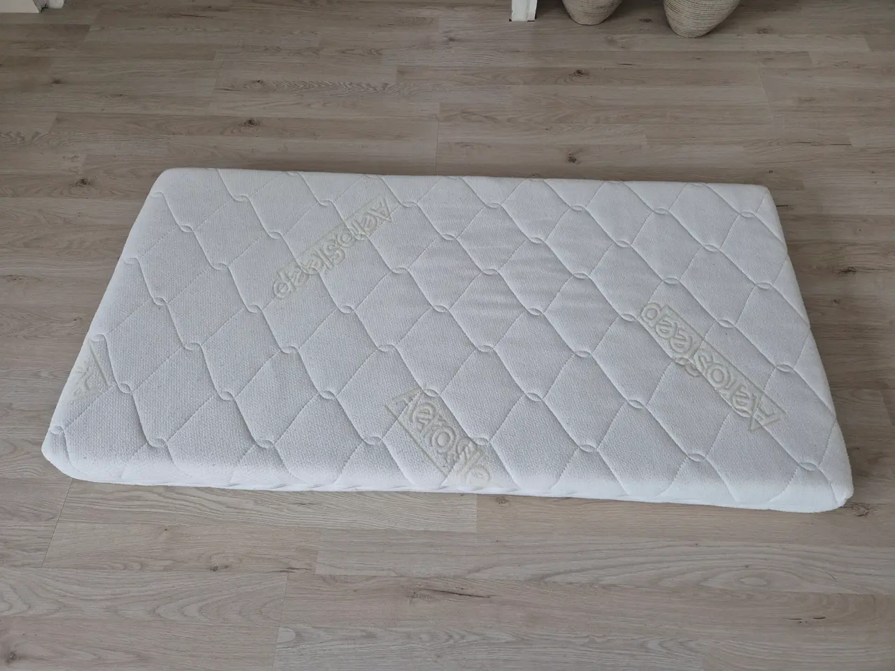 Billede 1 - Topmadras Aerosleep 60x120x10, Utrolig pæn og komm