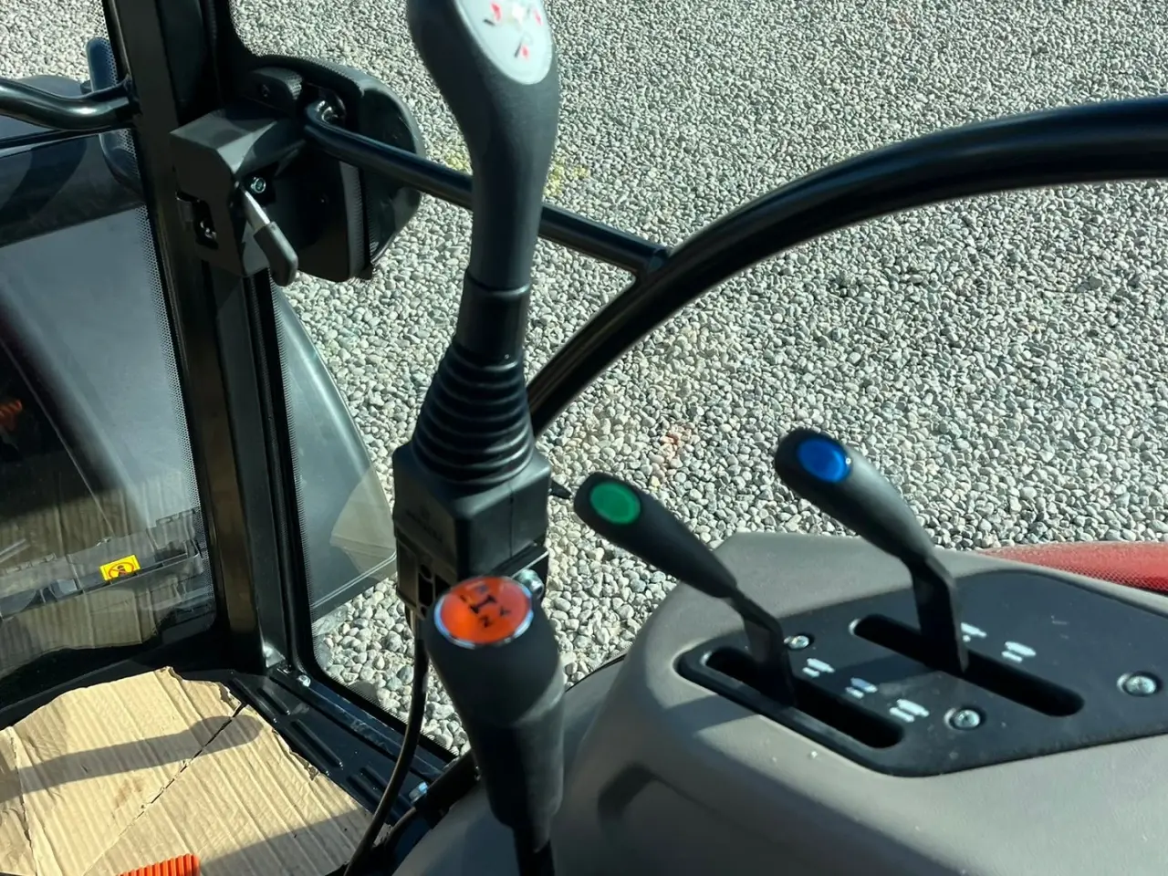 Billede 8 - Case IH Farmall 75 A Med frontlift og vendegear og brede hjul.