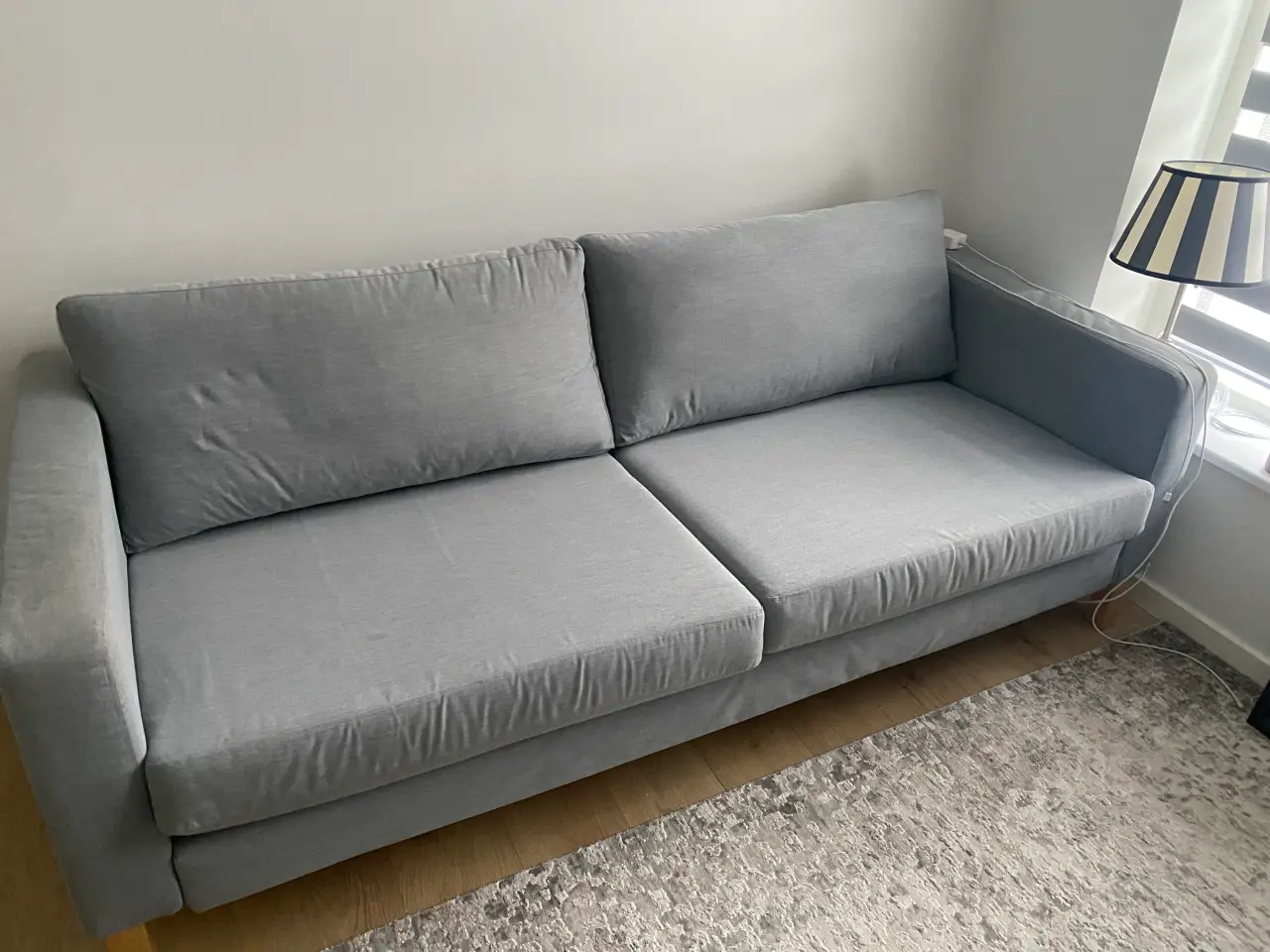 Billede 6 - Superlækker og behagelig stofsofa