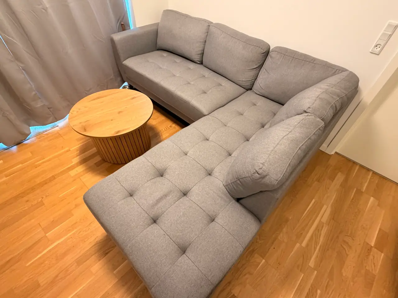 Billede 2 - Fin chaiselong sofa købt i Daells