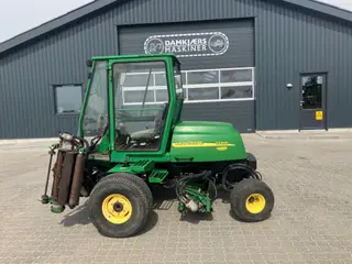 John Deere 3235B 4 WD servo kun 1740 timer