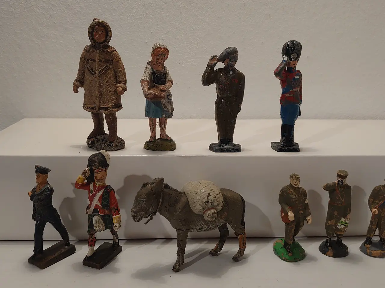 Billede 1 - 10 stk figurer: Lineol/Elastolin, metal og keramik