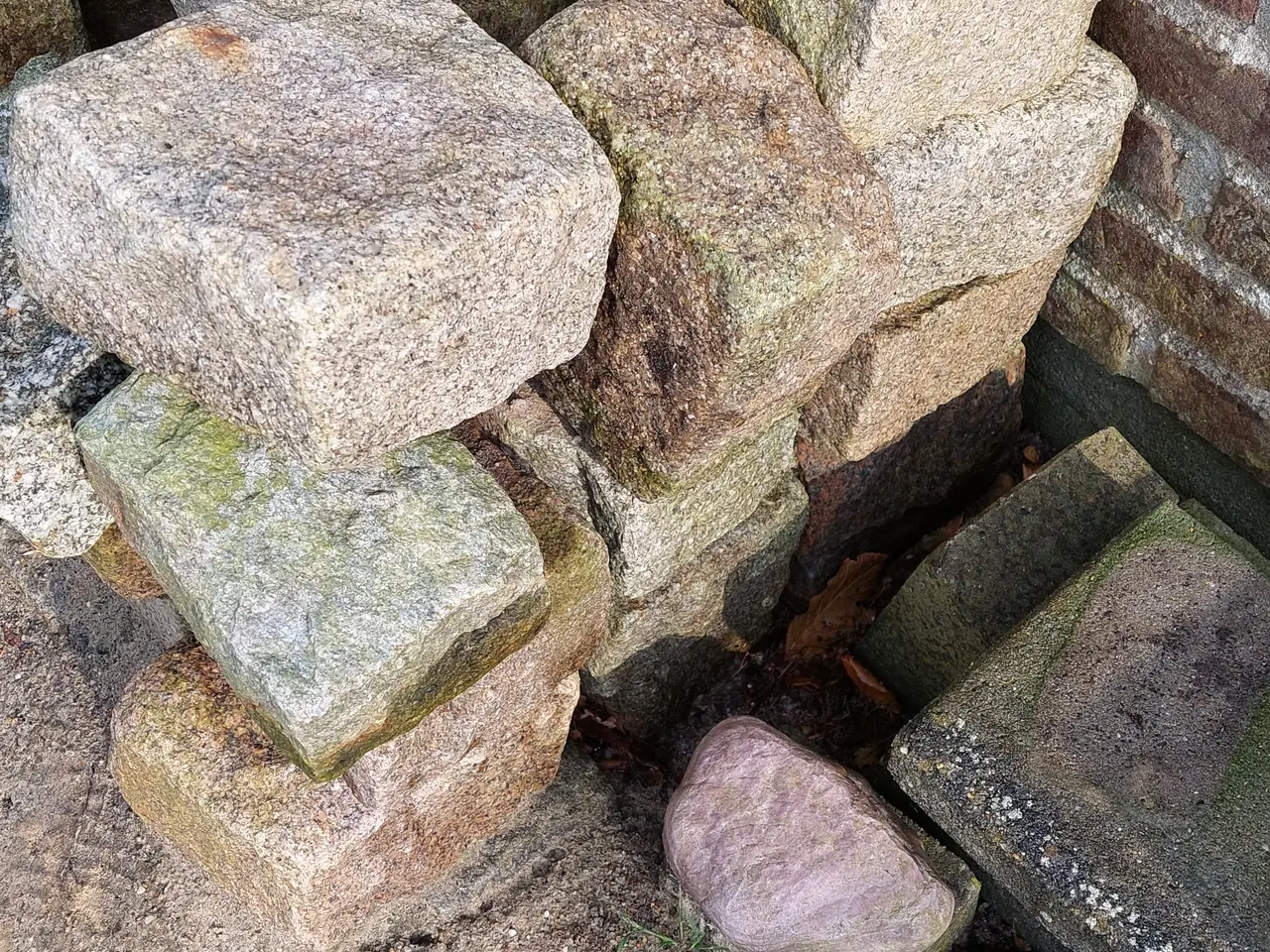Billede 1 - Brosten, granit ca 50 stk.