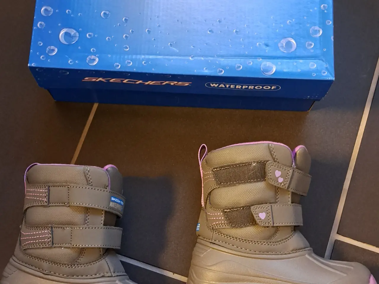 Billede 4 - Nye skechers støvler til piger