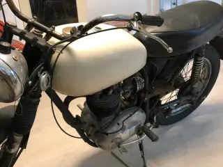 BSA B40