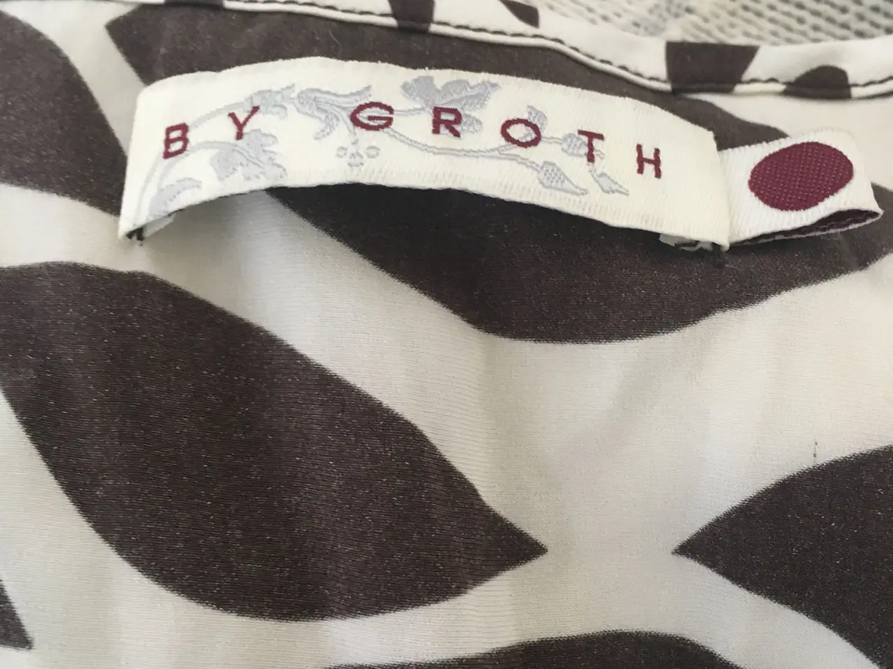 Billede 5 - Helt ny 100% silke top By Groth str. 36