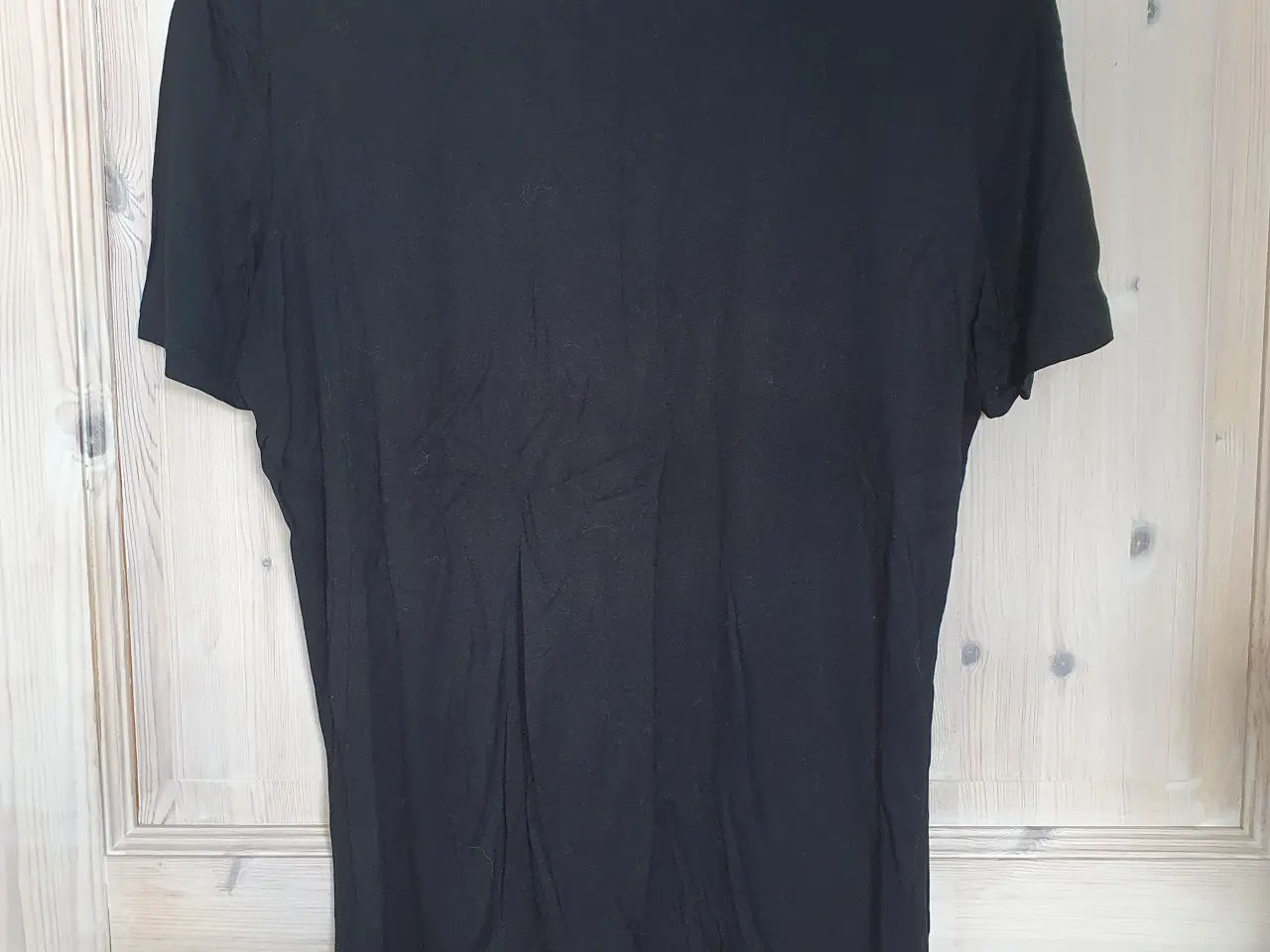 Billede 2 - Sort basic t-shirt