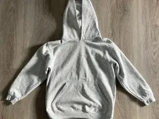 Grå hoodie i str. 140 fra Fruit of the Loom