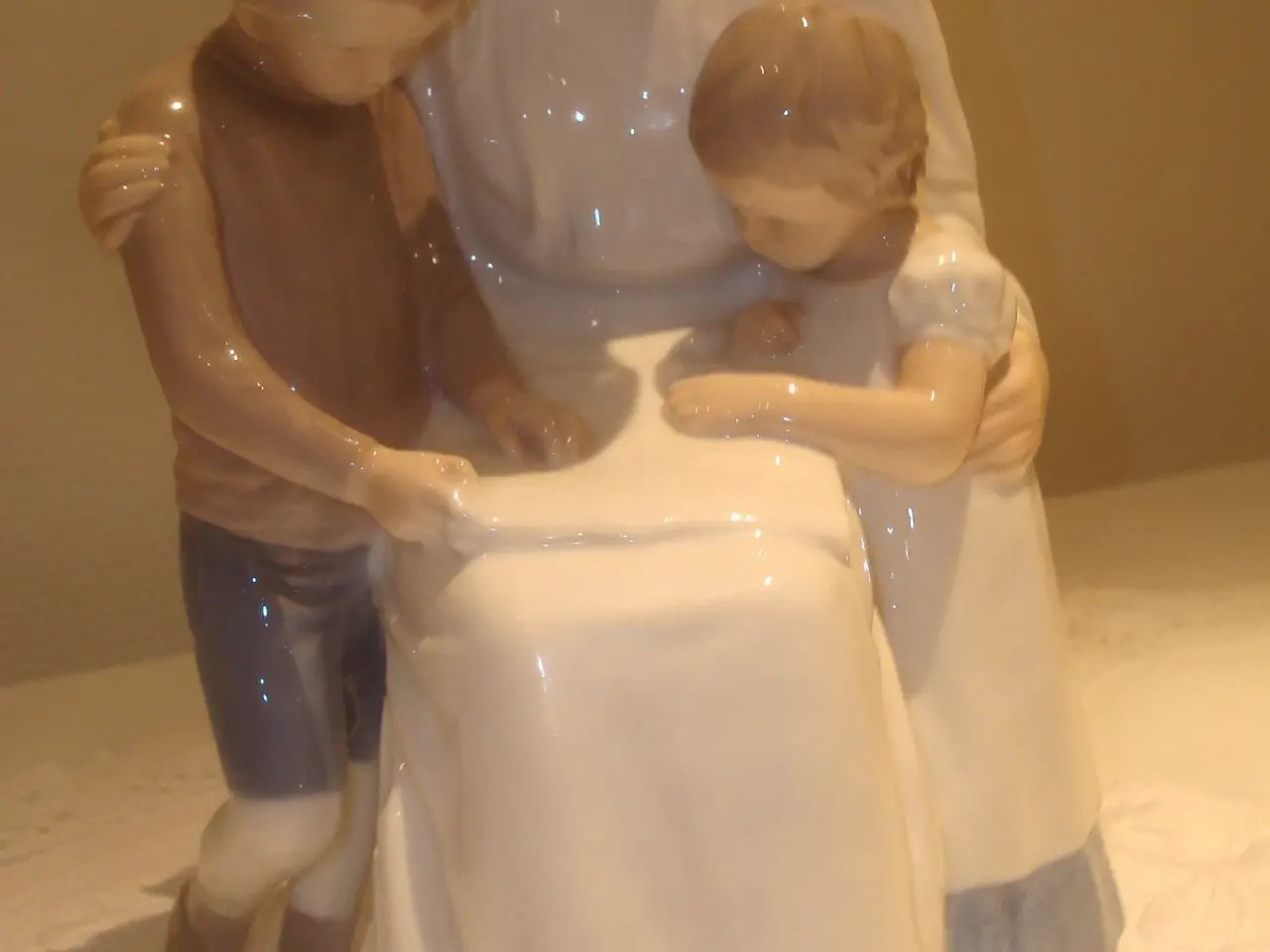 Billede 1 - B&G stor, sjælden figur "Mor m/børn" nr 1644