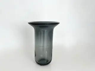 Luanne vase i gråt glas