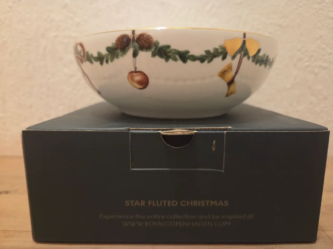Billede 1 - Stjerne Riflet Juleskål fra RoyalCopenhagen