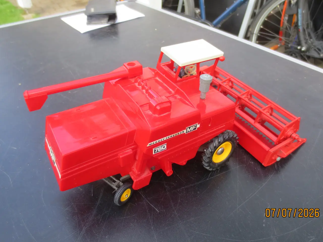 Billede 4 - 1 stk Modelmejetærsker Massey Ferguson 760