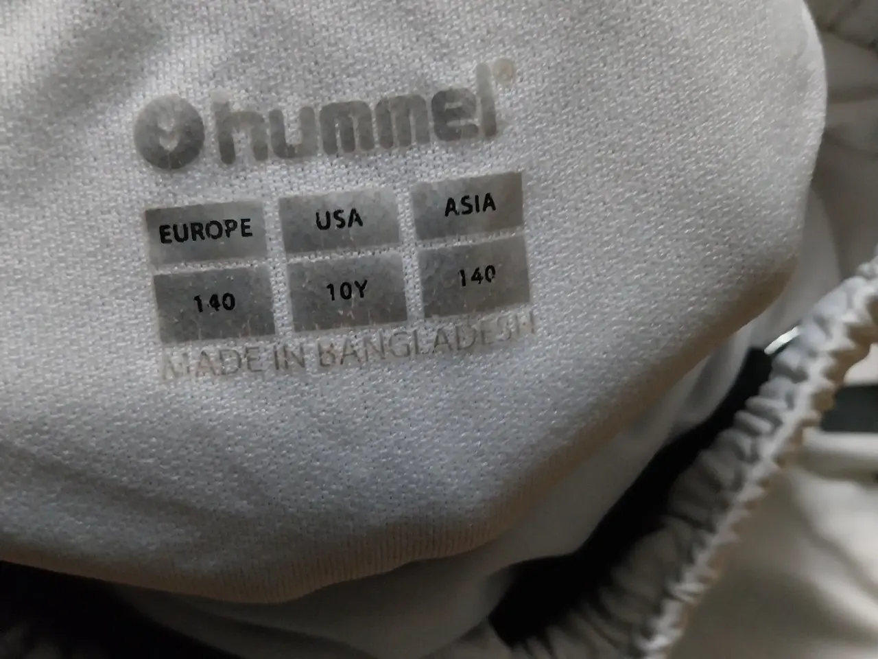 Billede 5 - Hummel shorts str 140
