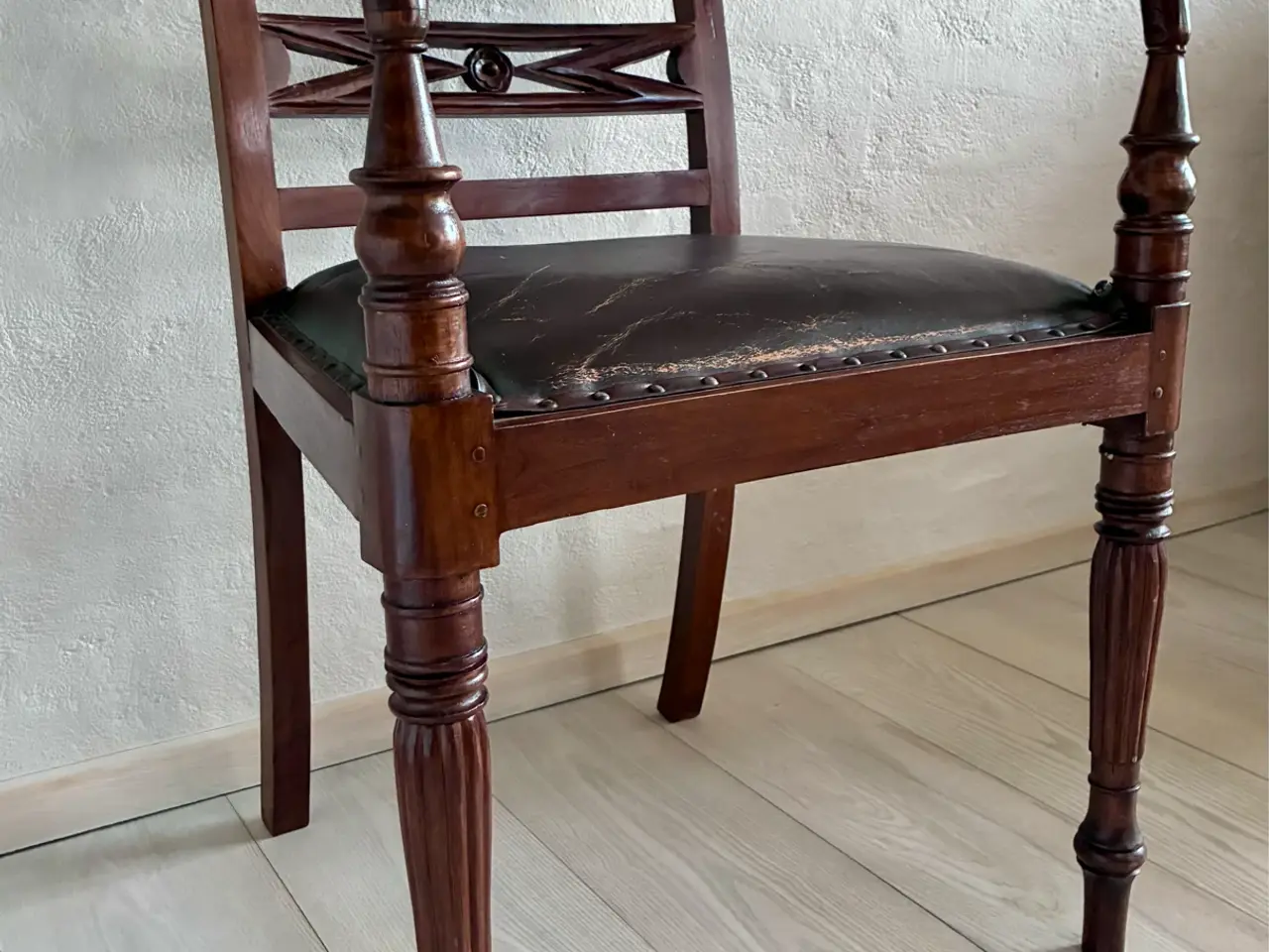 Billede 9 - 2 vintage teak / mahogni armstole m/ lædersæde
