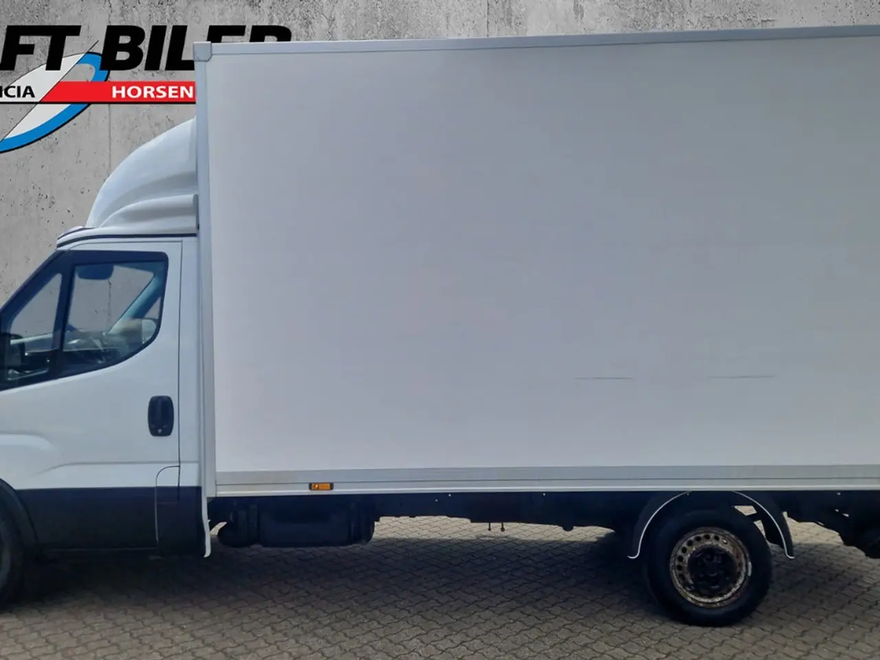 Billede 2 - Iveco Daily 3,0 35S18 Box m/lift AG8