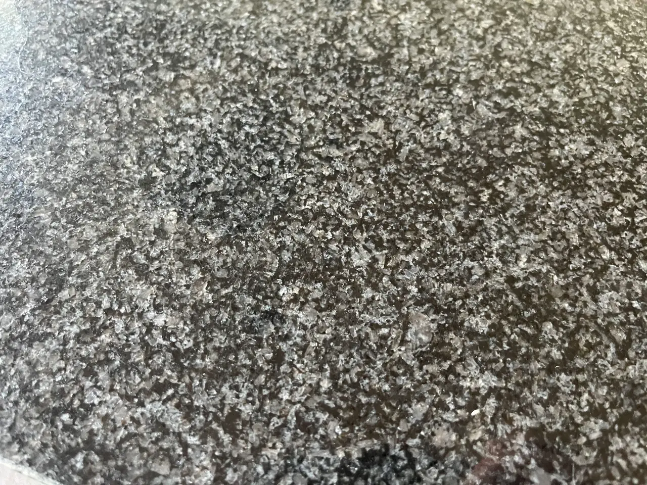 Billede 4 - Mørk Granit Spisebord med 6 Stole