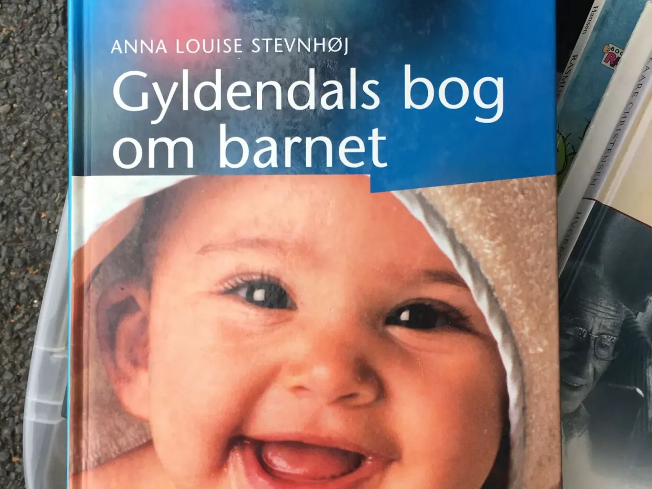 Billede 1 - Gyldendals bog om barnet