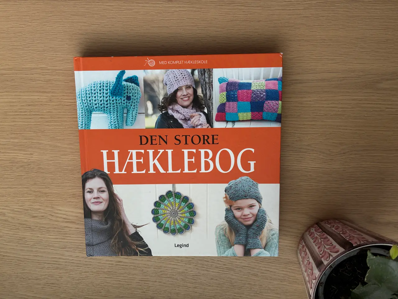 Billede 1 - Den Store HÆKLEBOG - Med komplet hækleskole