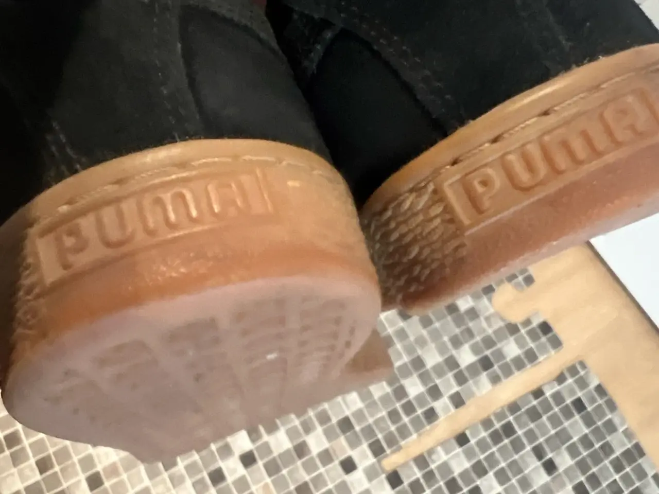Billede 7 - Puma sneakers str 43 sorte med brun sål