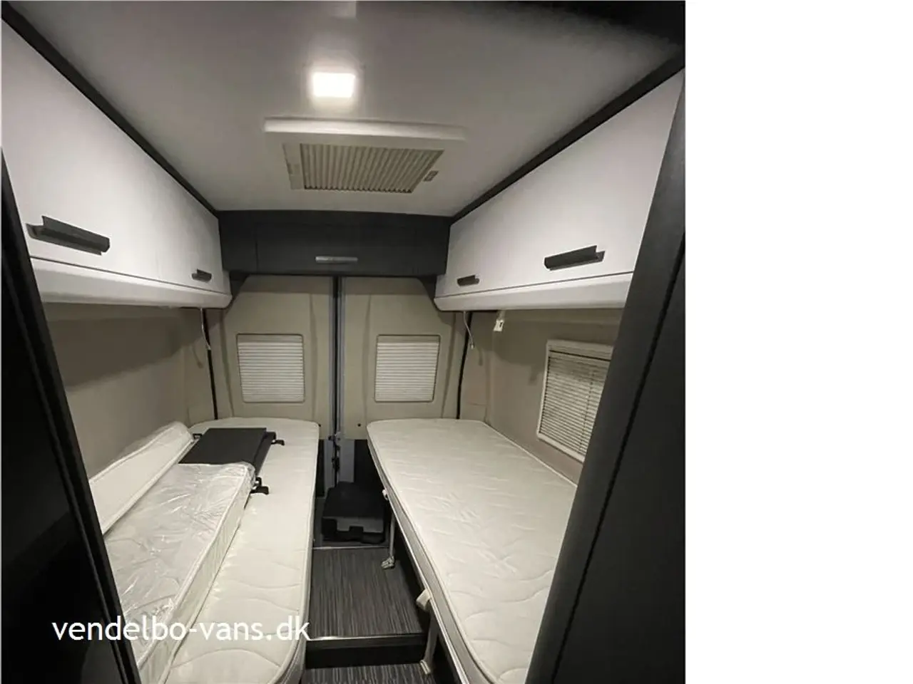 Billede 24 - 2022 - McLouis Menfys Van 04 Prestige Matic Det er CamperVan topudgaven med masser af udstyr - Prestige Matic
