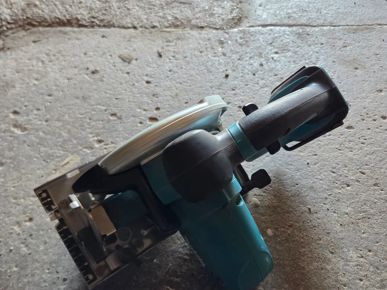 Billede 2 - Makita DSS501 18V akku-rundsav.