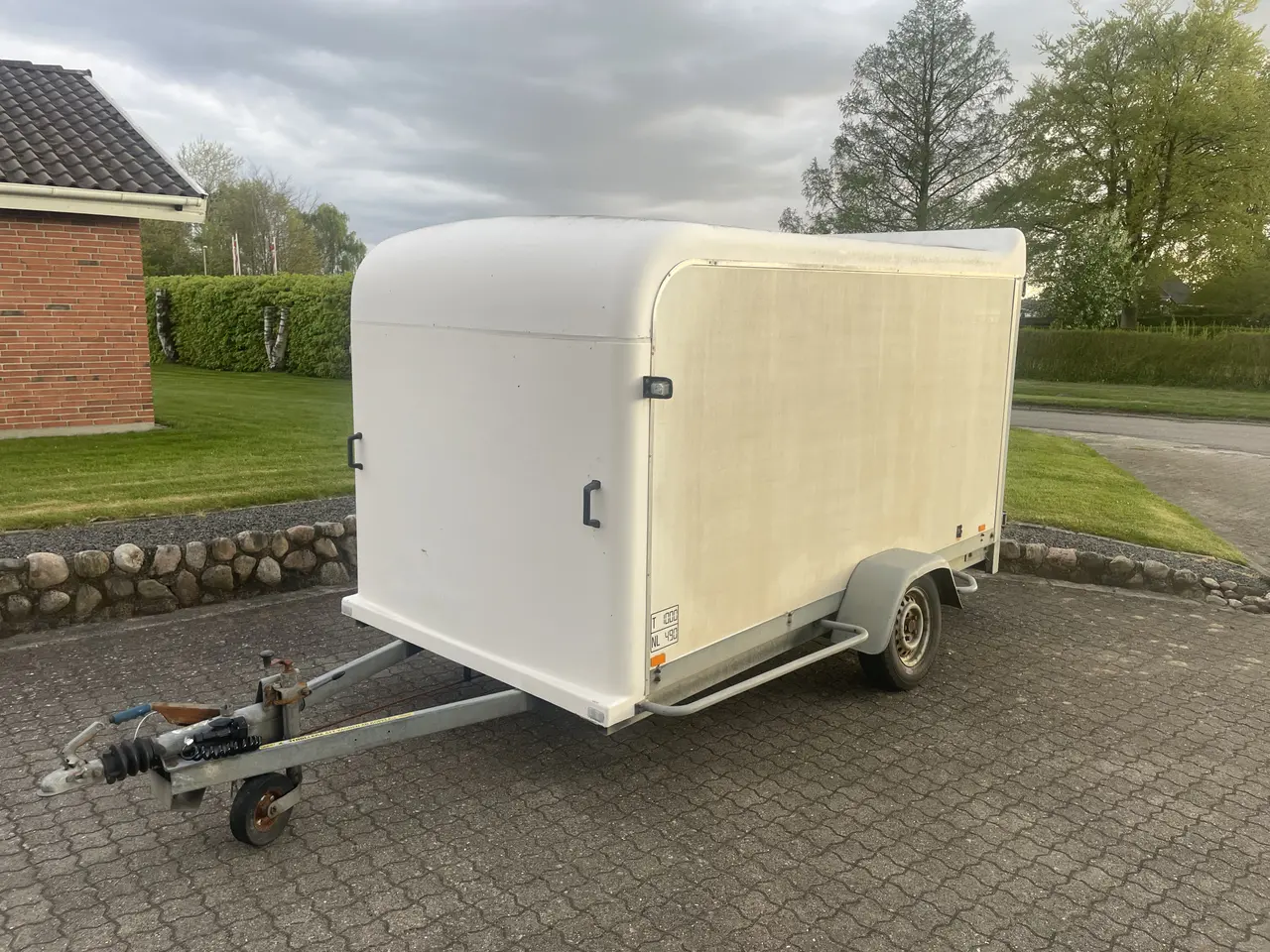 Billede 2 - Airdynamisk lukket trailer