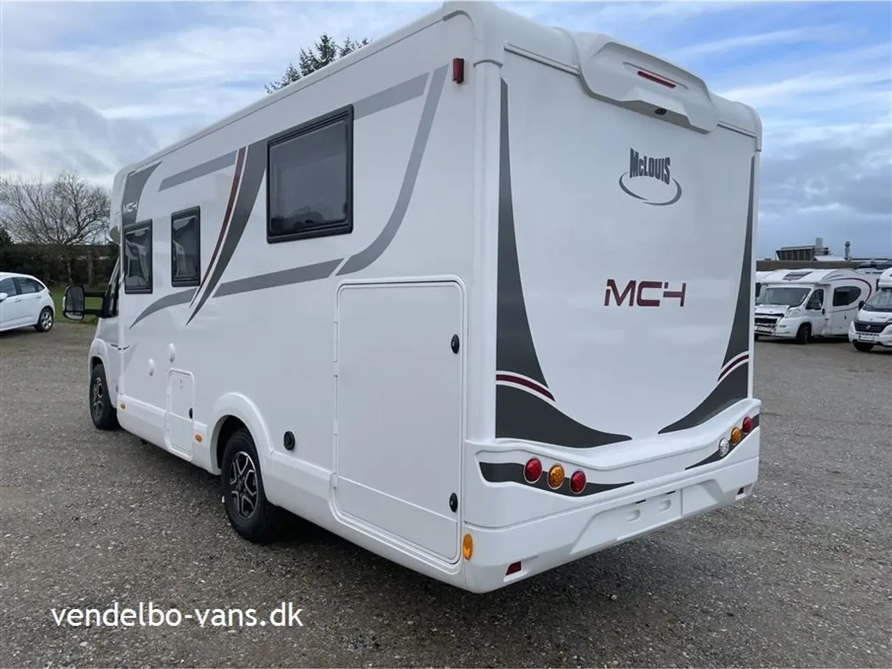 Billede 2 - 2026 - McLouis Mc4 879 G Centralseng med stor garage - Automatgear
