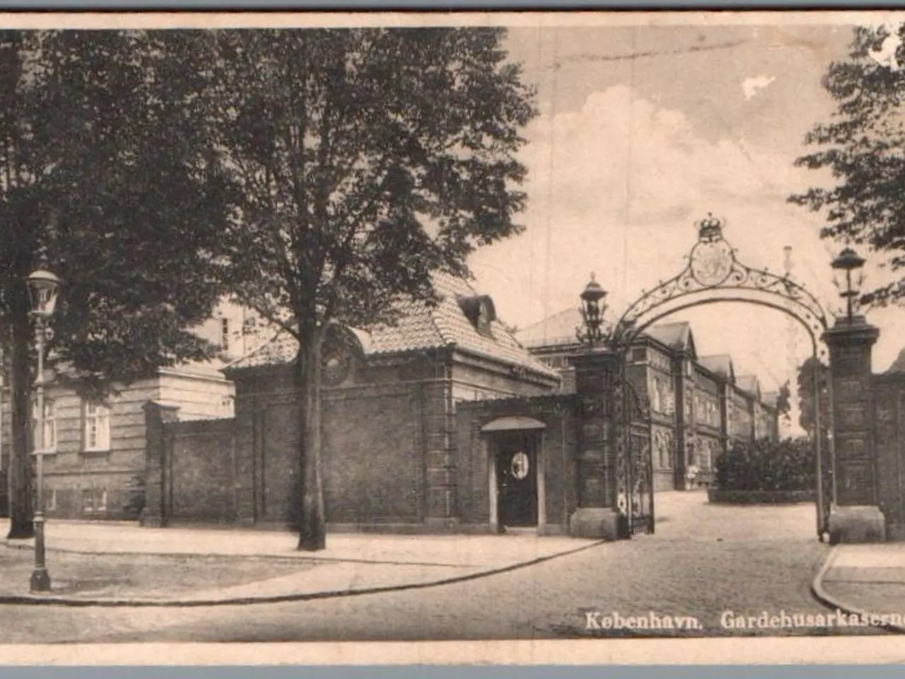 Billede 1 - København - Garderhusarkasernen - Postkort - Brugt