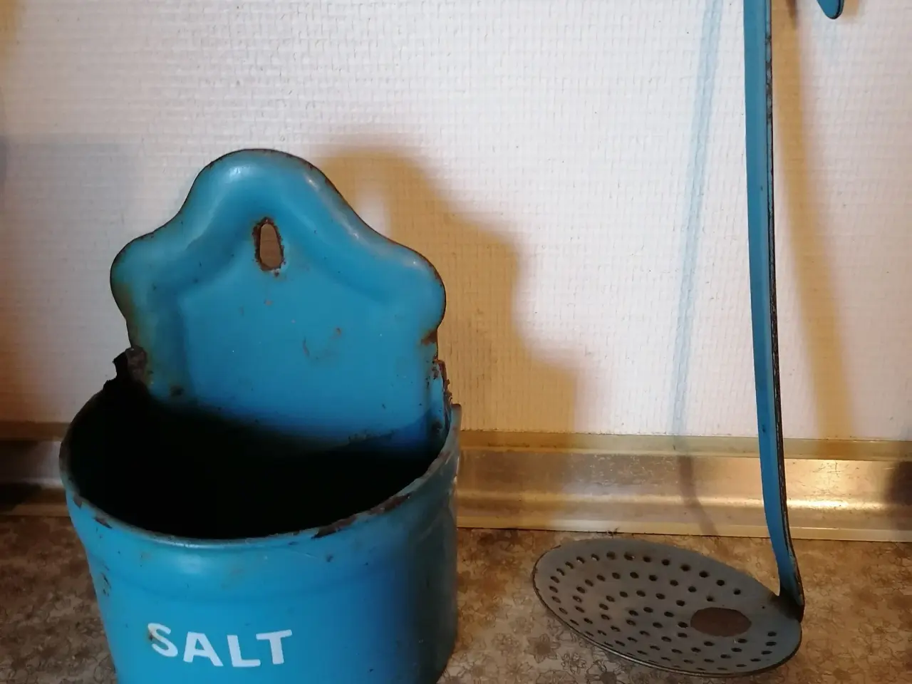 Billede 1 - Madam Blå" Saltkar og Hulske pr. stk. 75,-