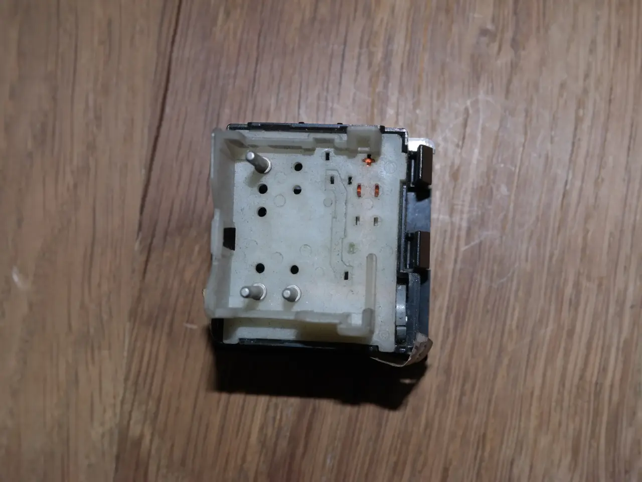 Billede 1 -  Kontakt tågelygte Toyota Corolla EE80